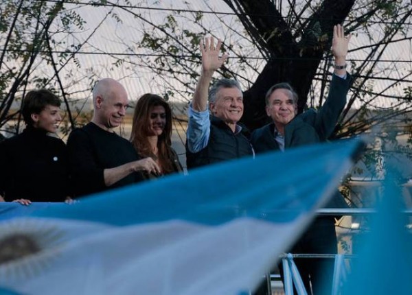 Macri en manifestacion Sí se puede