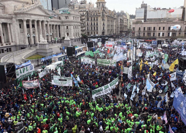 Manifestación frente al Congreso