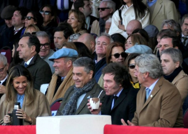 Javier Milei junto a Jorge Macri Nicolás Pino y Luis Toto Caputo