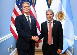 Luis Caputo con Scott Bessent